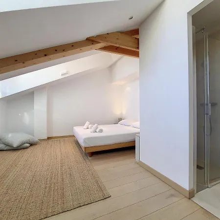 Nestor&jeeves - To Meet - - Floor Appartement
