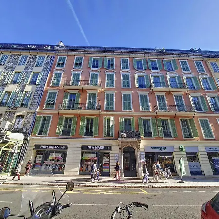 Nestor&jeeves - To Meet - - Floor Appartement